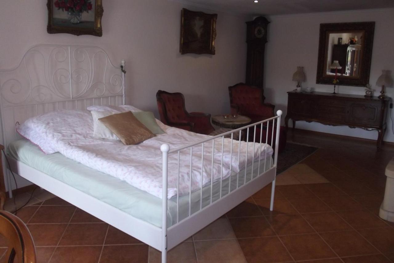 Monika Podzamcze 10 Apartment
